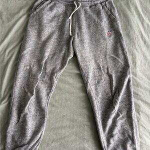 Nike Men's Heather Gray Joggers